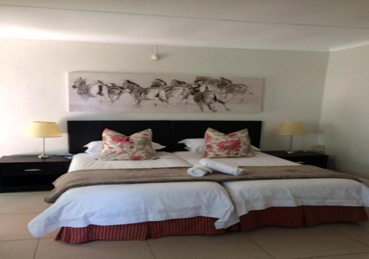 Wagon Wheel Country Lodge Beaufort West Exteriér fotografie